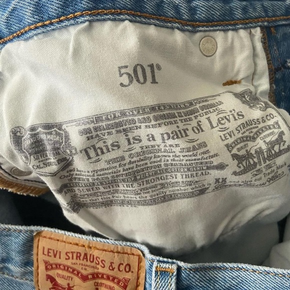 levi’s 501 cropped distressed jeans - Picture 3 of 3